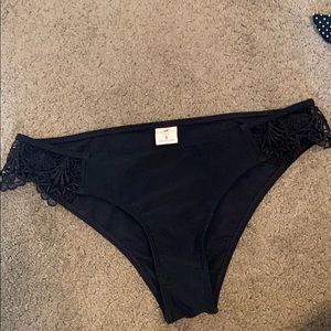 Black Hollister bikini bottoms